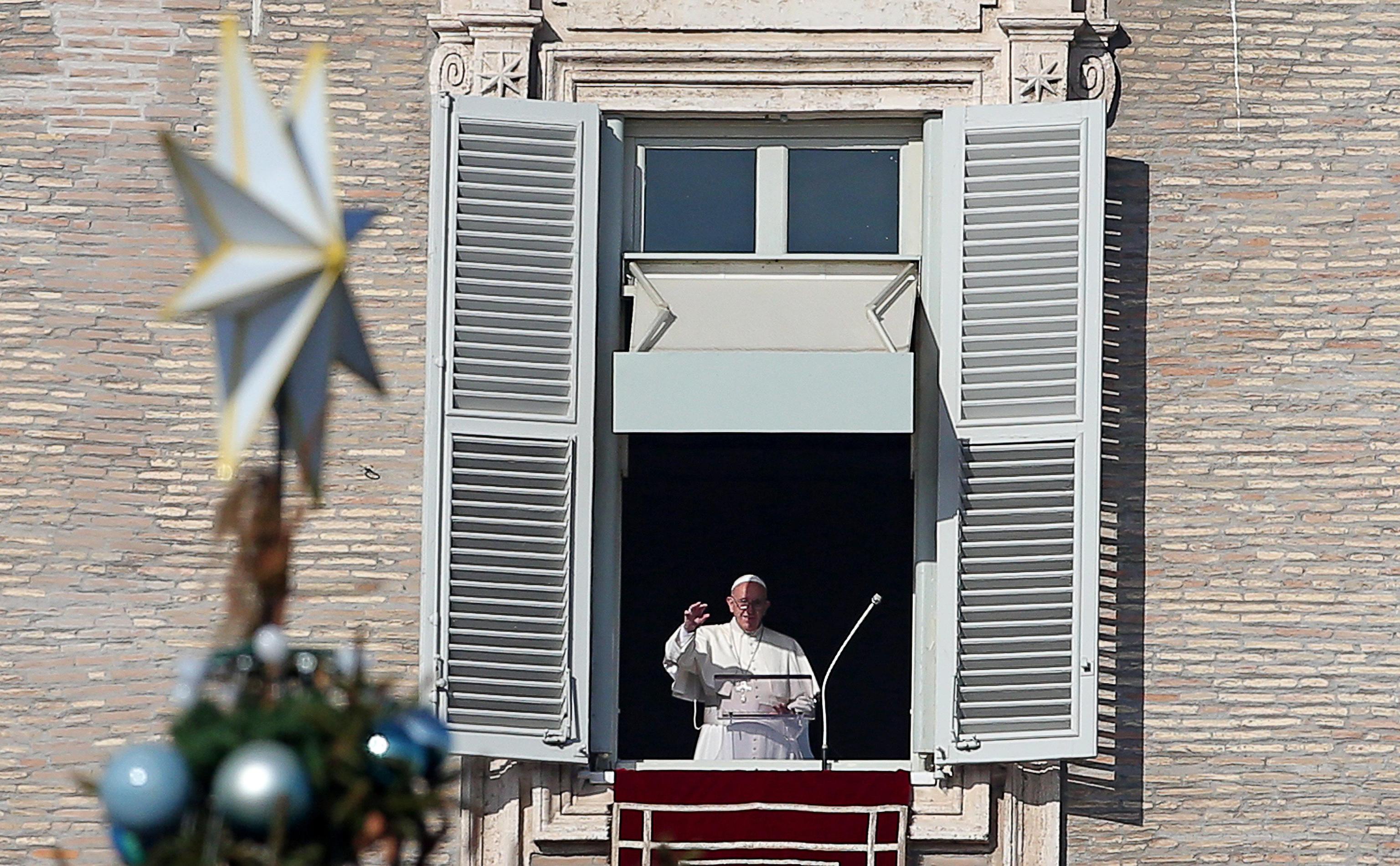 Pope Francis at the Angelus of Saturday 26th of December 2015