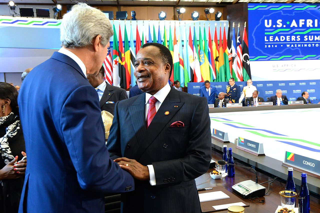 Nguesso meeting John Kerry at the United States–Africa Leaders Summit