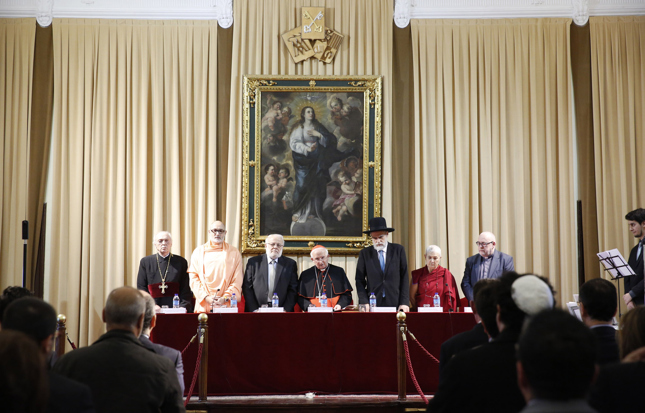 El cardenal Cañizares y líderes judíos, musulmanes y budistas rezan juntos por la paz