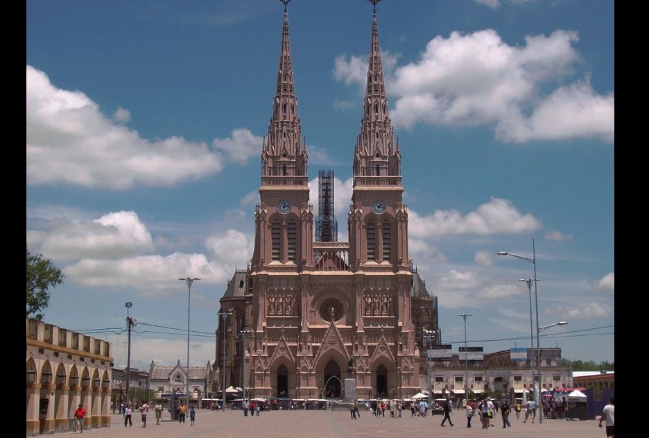 Basílica de Luján (Wiki commons - Foto Dario) Alpern)