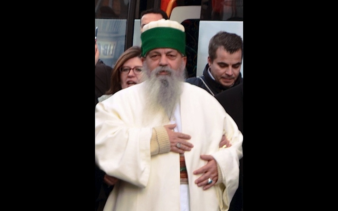 Baba Edmond Brahimaj, líder espiritual de la comunidad musulmana Bektashi. (Foto Wikicommons - Guerric Poncet)