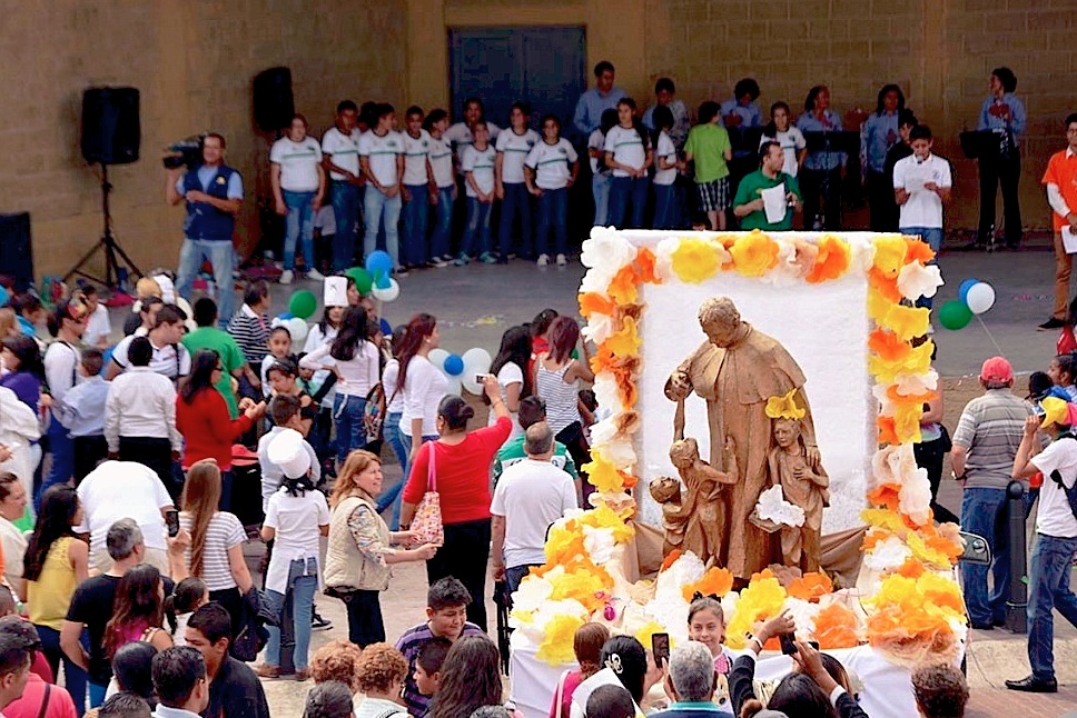 La reliquia de Don Bosco llega al centro salesiano de la ciudad de León