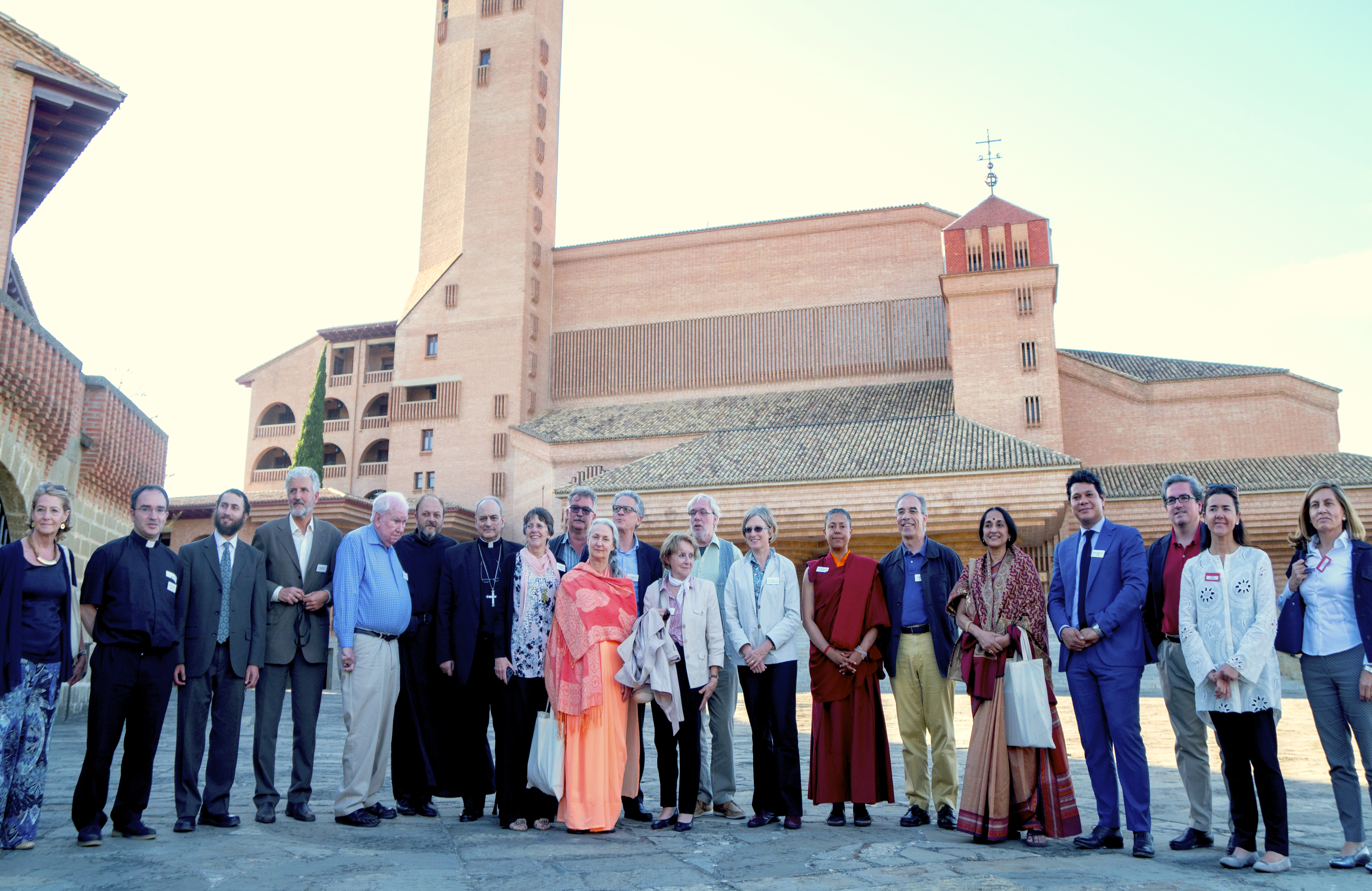 Los exponentes del congreso de científicos y líderes religiosos en Torreciudad (foto ©Torreciudad)