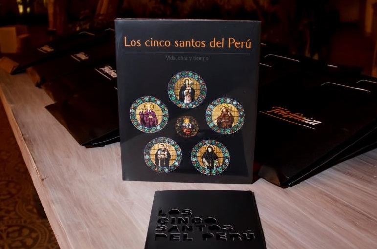 Libro Los Cincos Santos del Perú