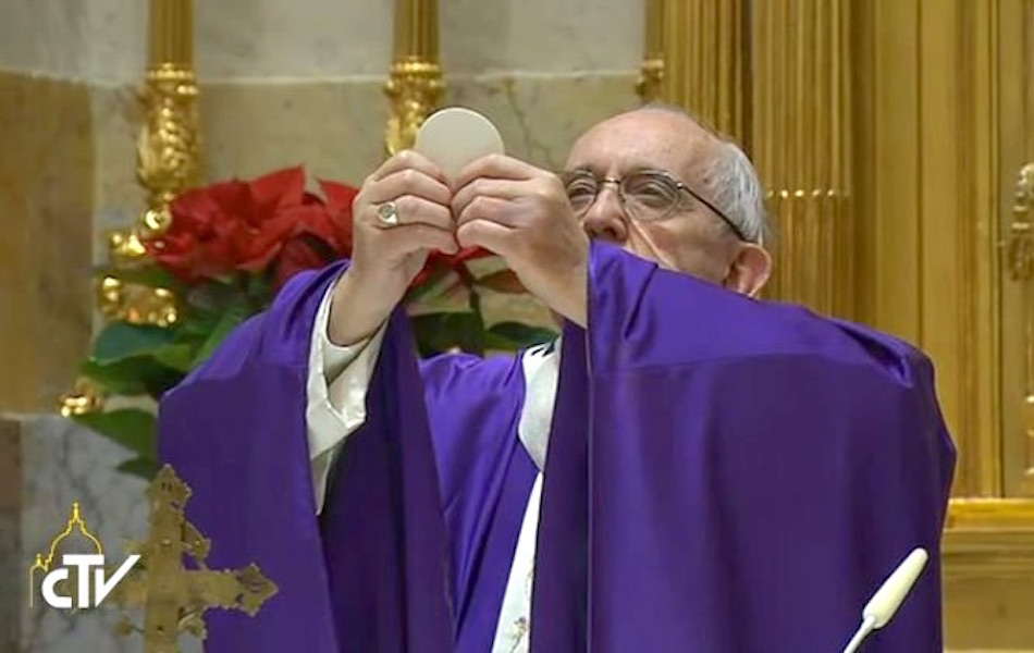 El papa Francisco celebra la misa en su 80 cumpleaños