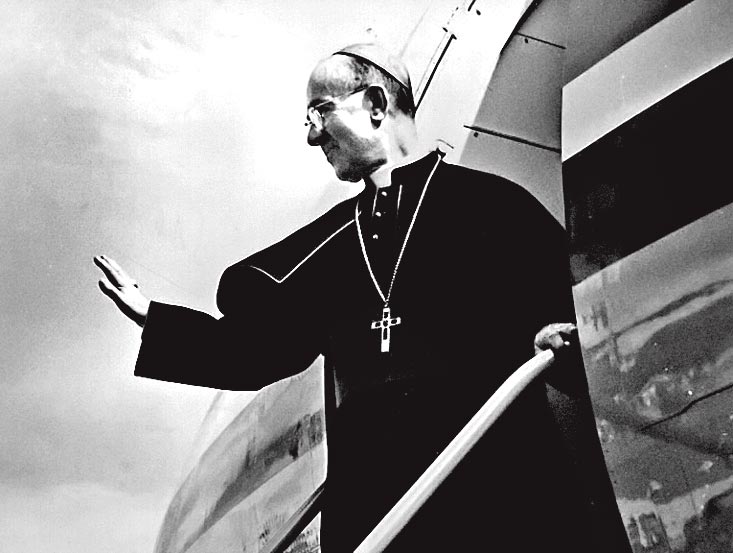 El cardenal Samoré llega en 1978 a Argentina (Wikicommons)