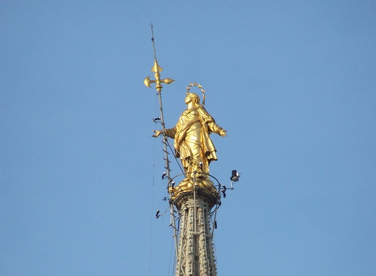 Imagen de María en el Duomo de MIlán
