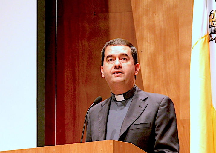 Mons. Cristián Roncaglolo Pachecho, nombrado obispo auxiliar De Santiago