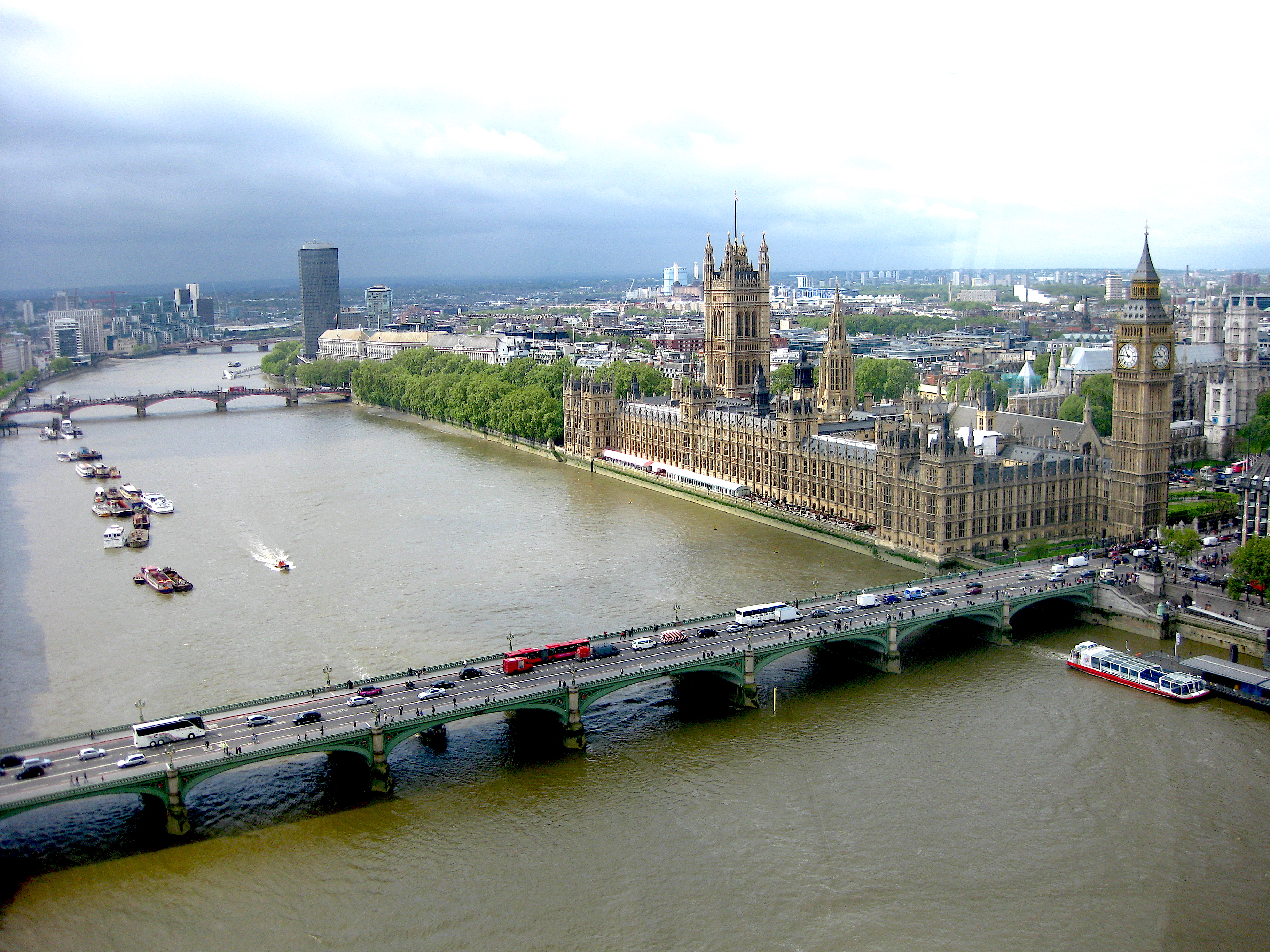 Westminster_Bridge_and_Palace - Flirckr Paulo Ordoveza