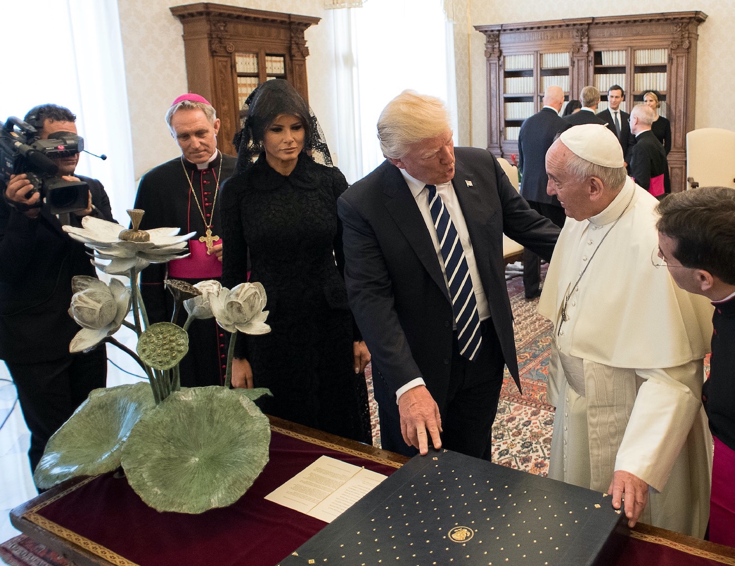 El Papa con Donald Trump (Osservatorio © Romano)