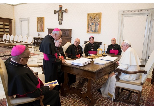 Los obispos de Panamá con el Santo Padre © Osservatore Romano
