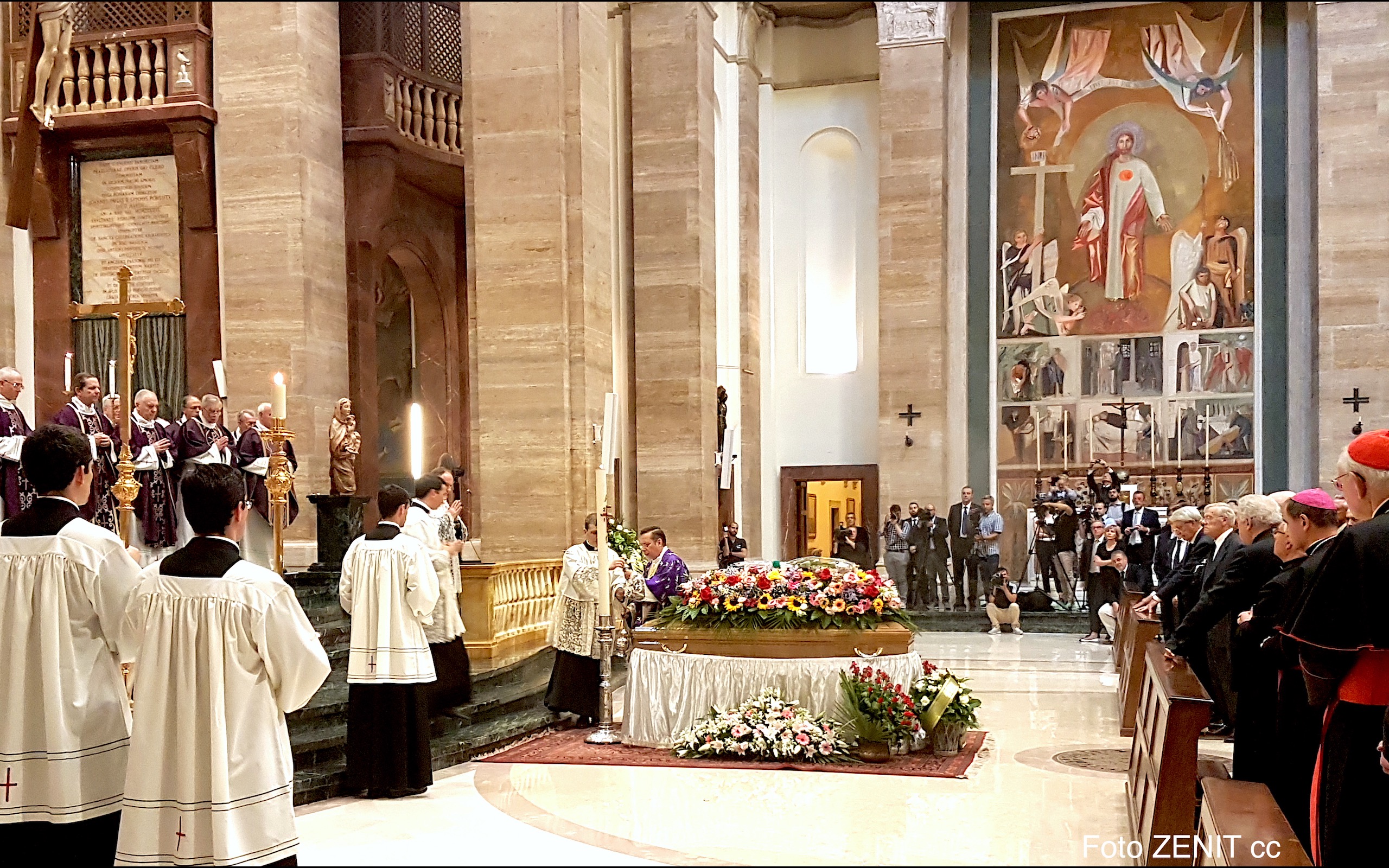 Funeral del director emerito de la Oficina de prensa del Vaticano, Joaquin Navarro Valls - Foto Agencia ZENIT cc