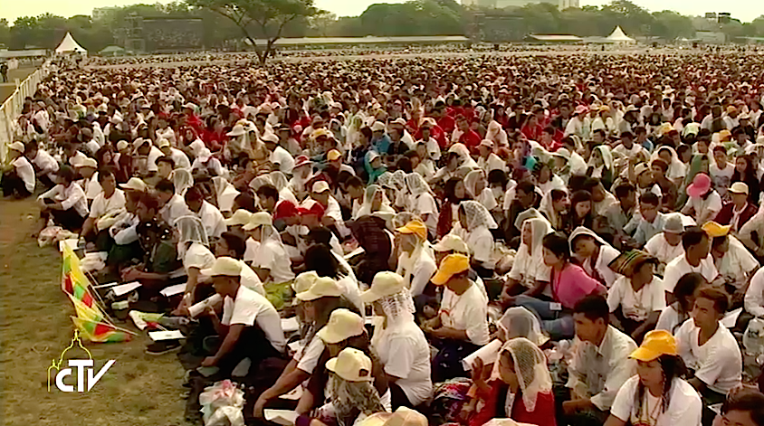Cientos de miles de personas han participado en la Misa. Captura de pantalla CTV