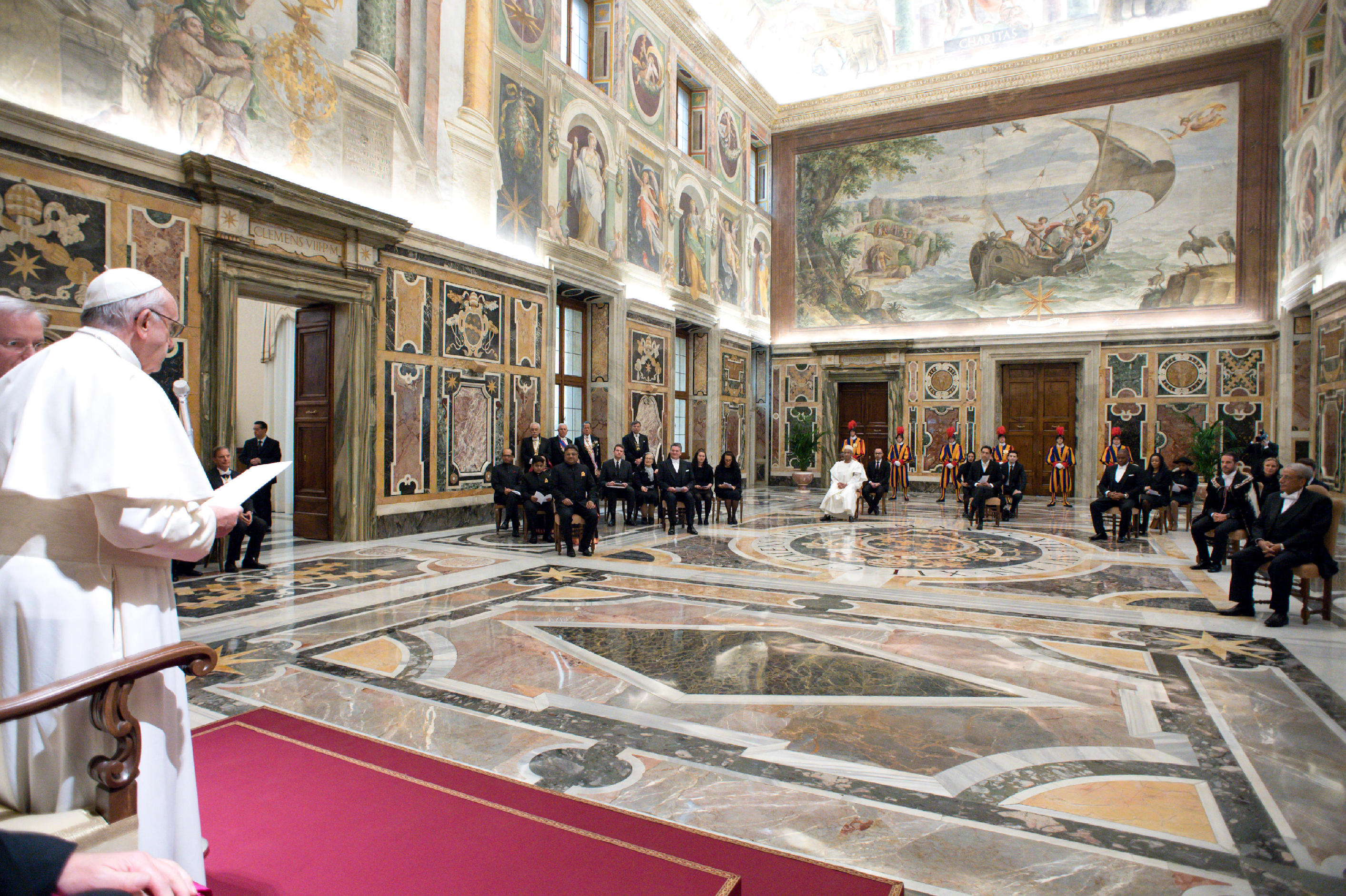El Papa en audiencia con siete nuevos embajadores © L´Osservatore Romano