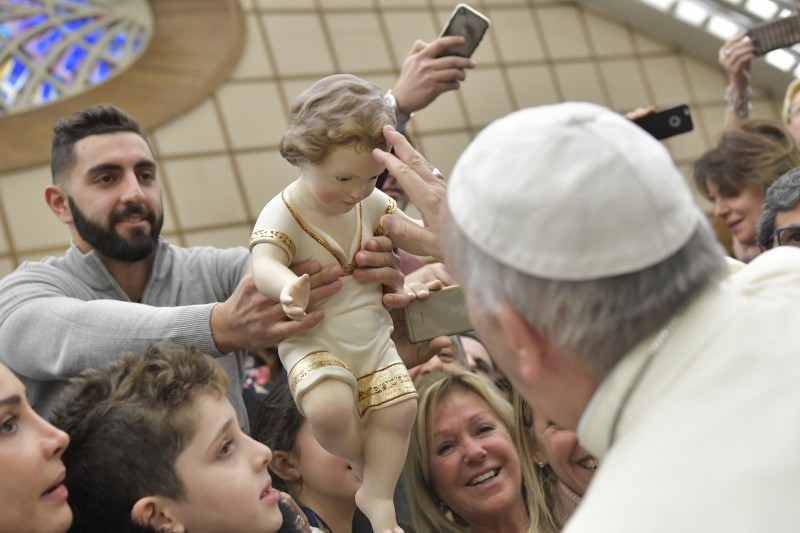 El Papa felicita la Navidad en la Audiencia general © L'Osservatore Romano