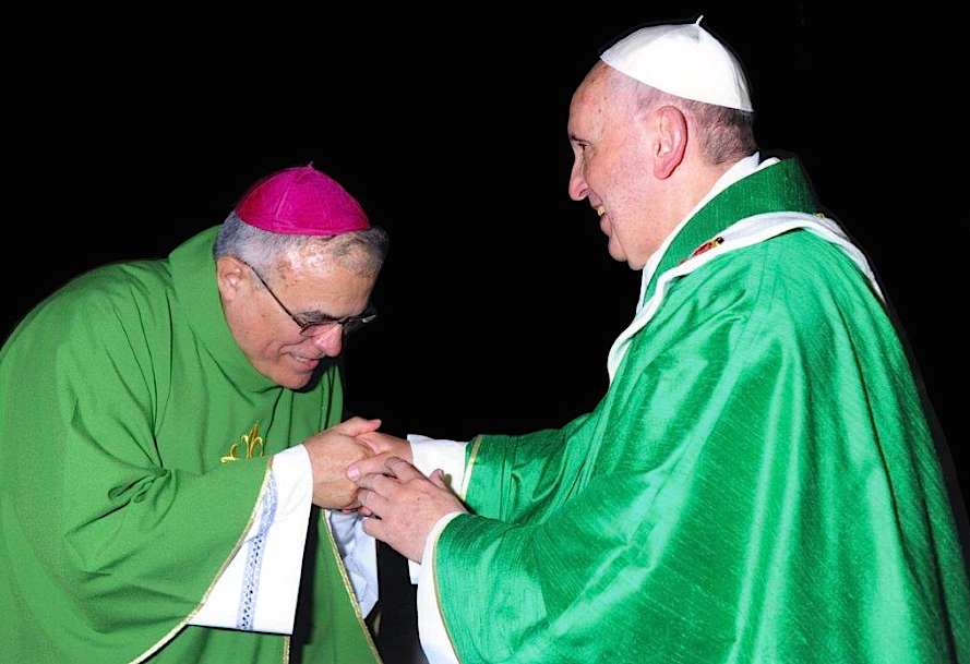 Mons. Demetrio Fernández saluda al Papa Francisco © Diócesis de Córdoba