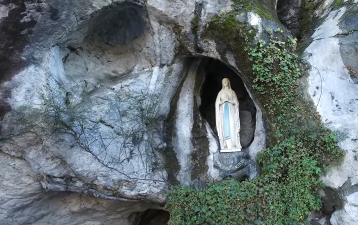 Nuestra Señora de Lourdes. Captura de pantalla