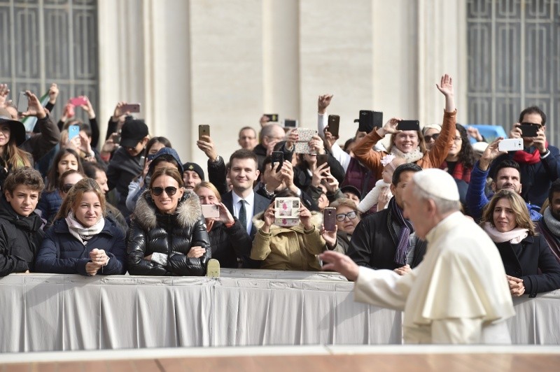 Saludo del Papa a los peregrinos de lengua árabe © Vatican Media