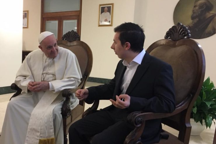 Marin es recibido por el Papa 11/04/2018 © Facebook/Jesoutiensmarin
