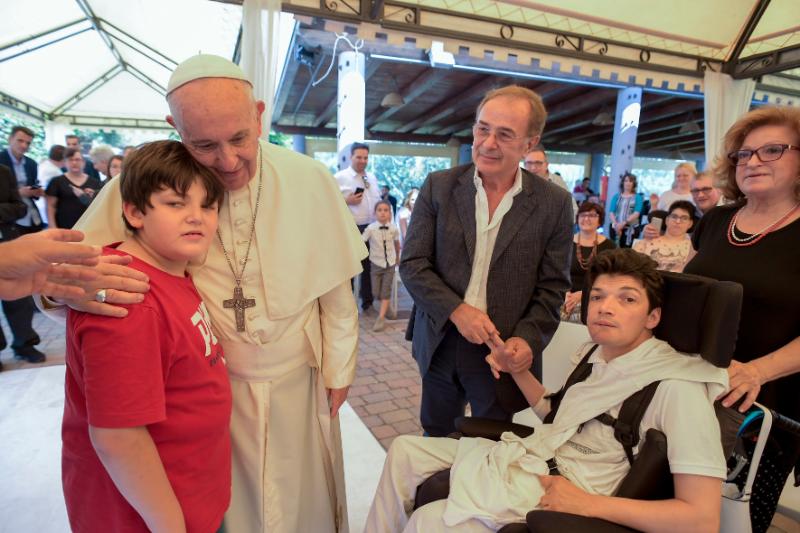 El Papa visitó la Cooperativa Social OSA, en Roma © Vatican Media