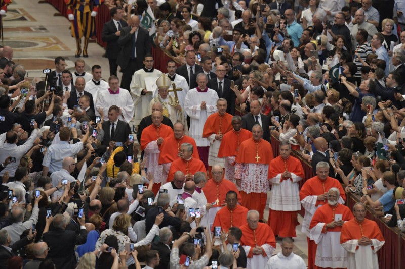 El Papa Francisco con los 14 nuevos cardenales, 28 junio 2018 © Vatican Media