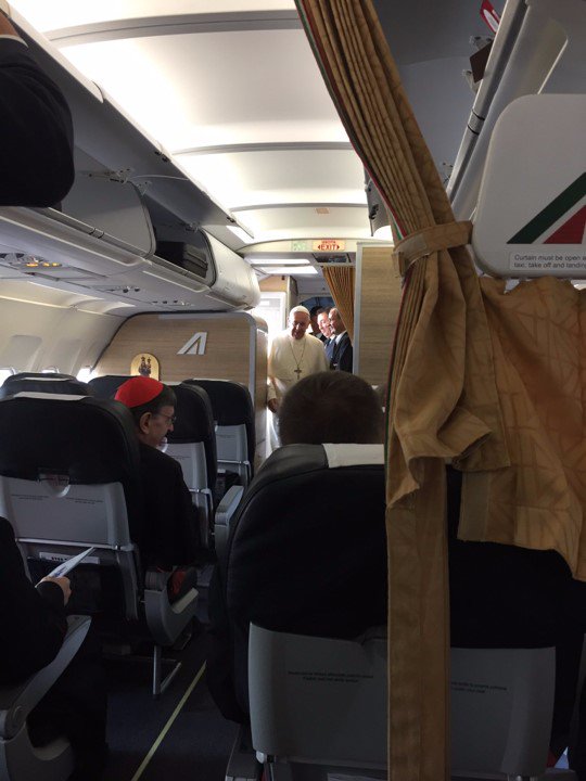 El Papa Francisco en el avión que le lleva a Ginebra, 21 junio 2018 © Vatican Media