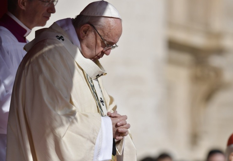 El Papa En Oración © Vatican Media