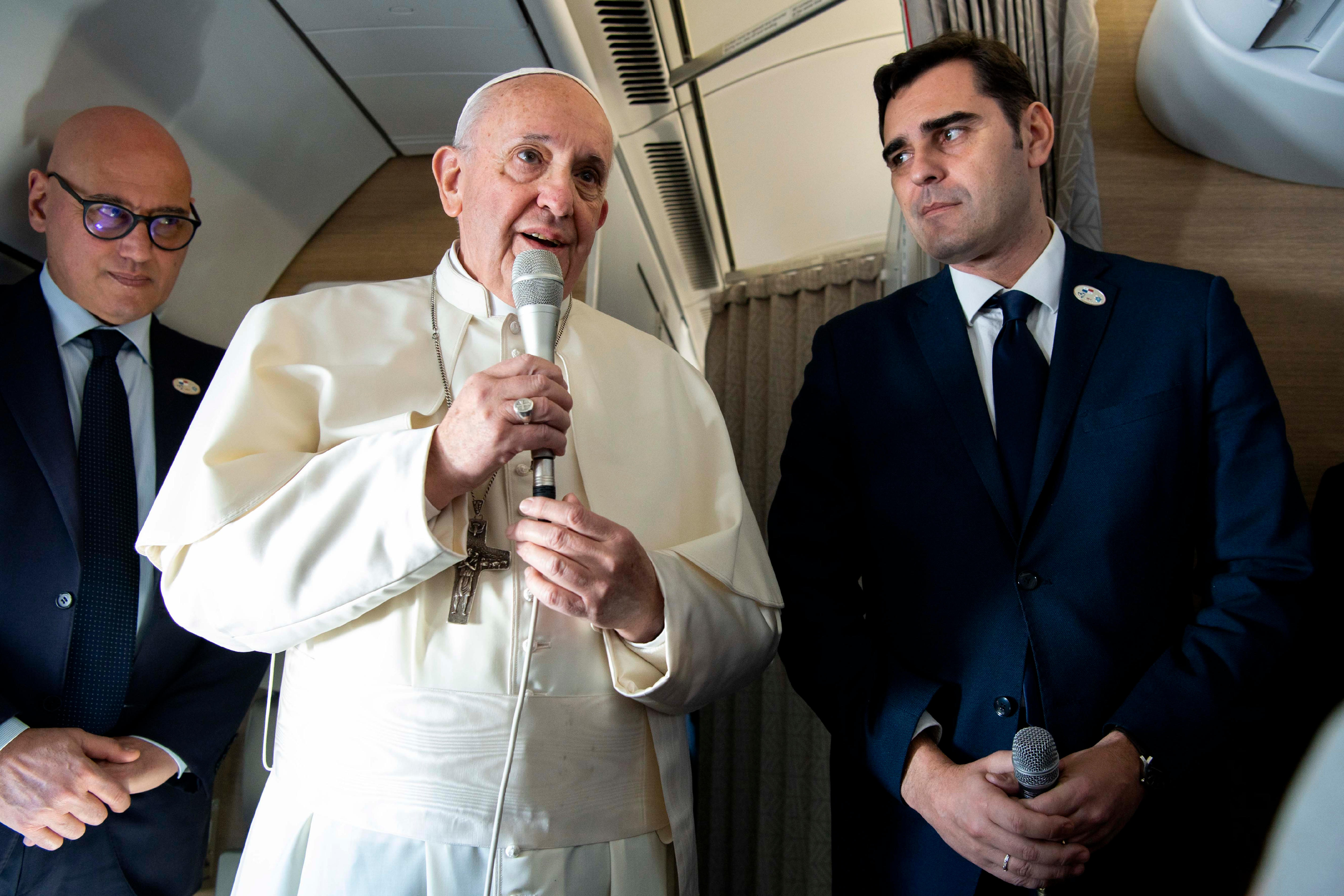 El Papa se dirige a los periodistas en el avión que le lleva a Panamá, 23 enero 2019 © Vatican Media