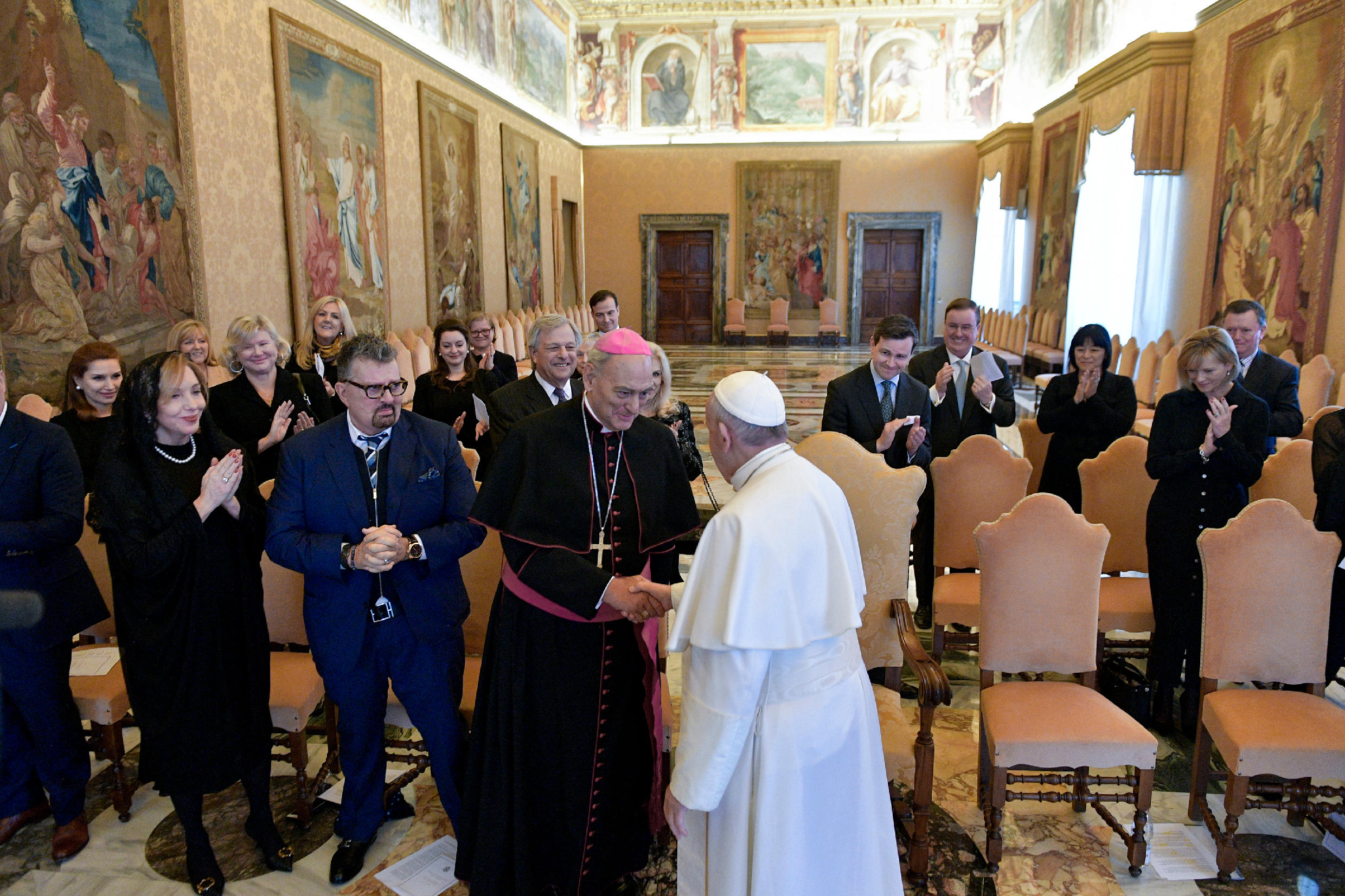Audiencia con miembros de la Fundación Galileo © Vatican Media