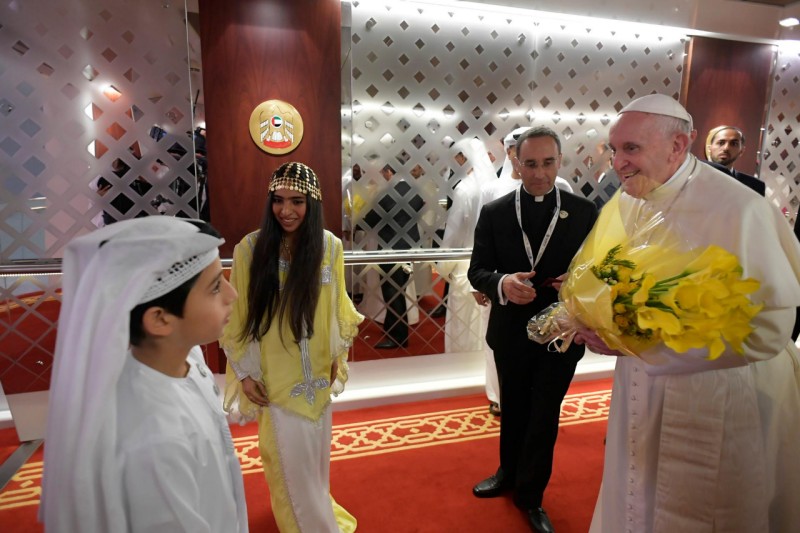 Francisco llega a Abu Dhabi © Vatican Media