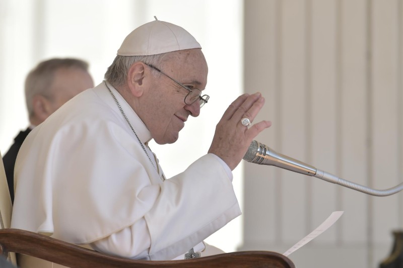 El Papa saluda a los peregrinos españoles y latinoamericanos © Vatican Media