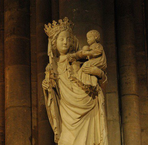 Imagen de la Virgen María en Notre-Dame © Diocesisdiroma