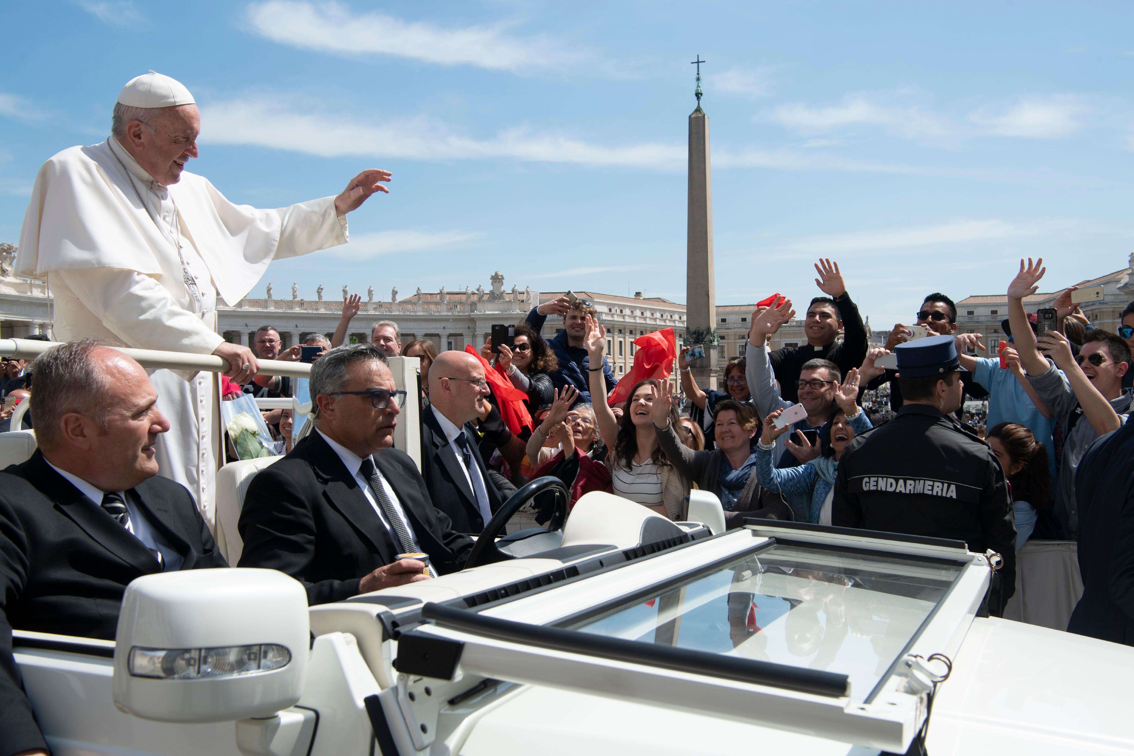 Un poco de perfume impregna todo el ambiente – Catequesis del Papa Francisco