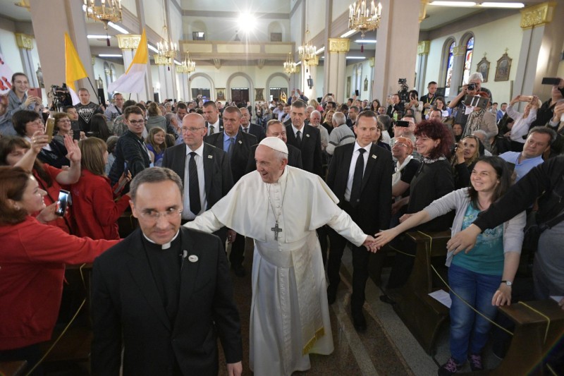 “Para tener la mirada de Dios, necesitamos de los demás”- Discurso a los católicos de Bulgaria