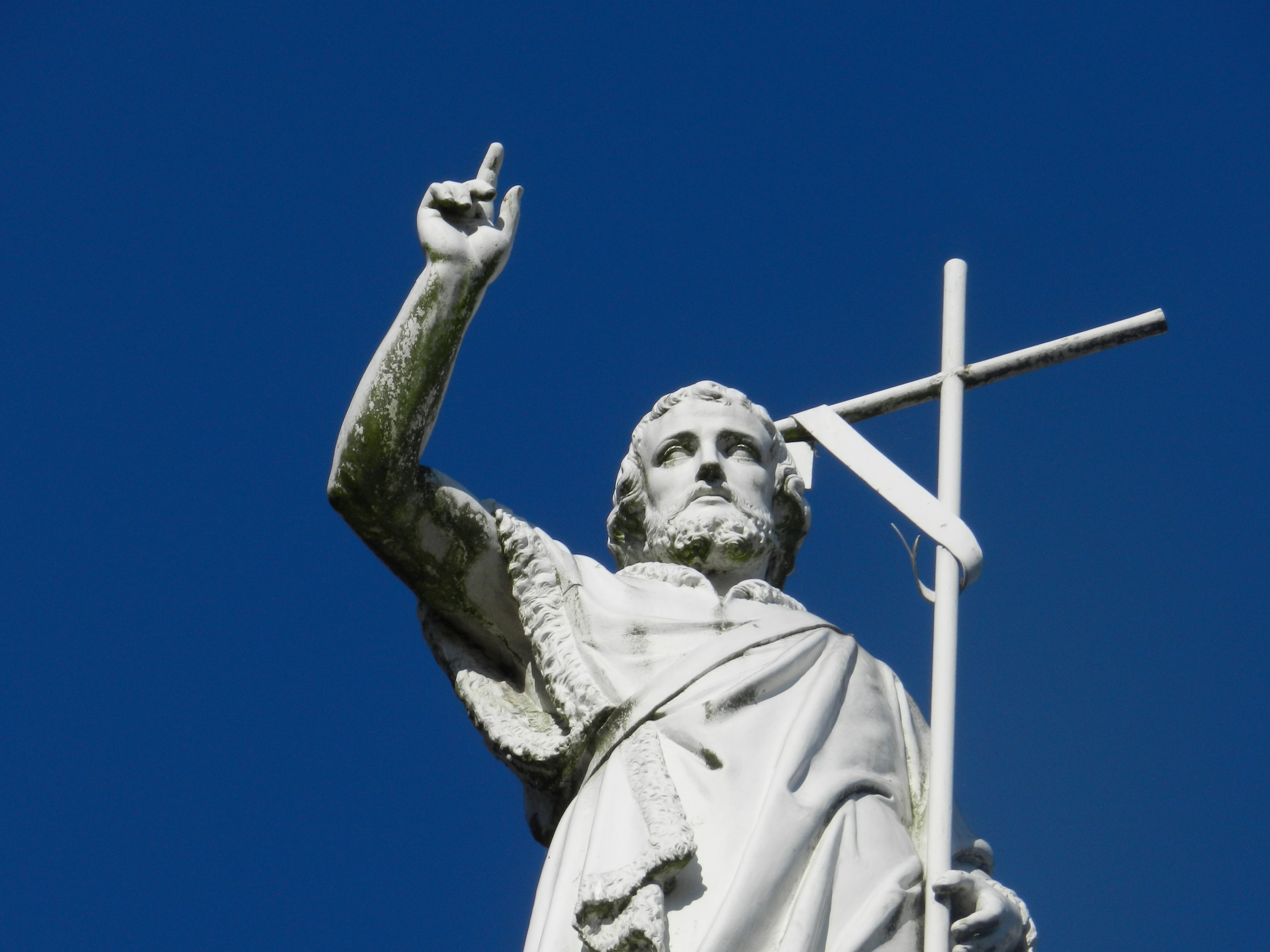 San Juan Bautista, una figura que siempre “deja espacio a Dios” – Homilía del cardenal Becciu