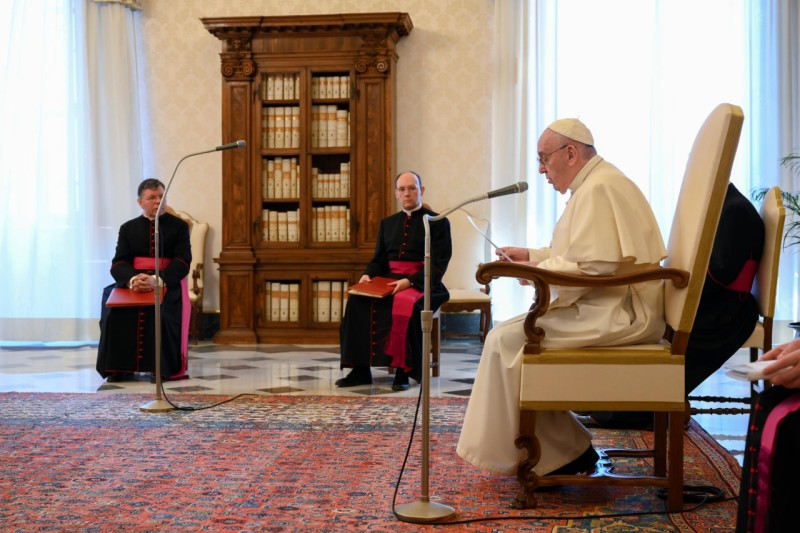 Pentecostés: El Papa invita a ser dóciles al Espíritu Santo