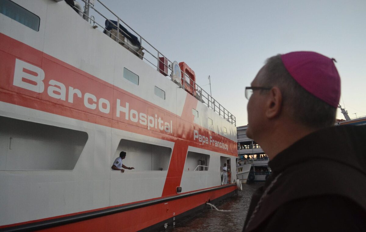 Brasil: Barco Hospital Papa Francisco