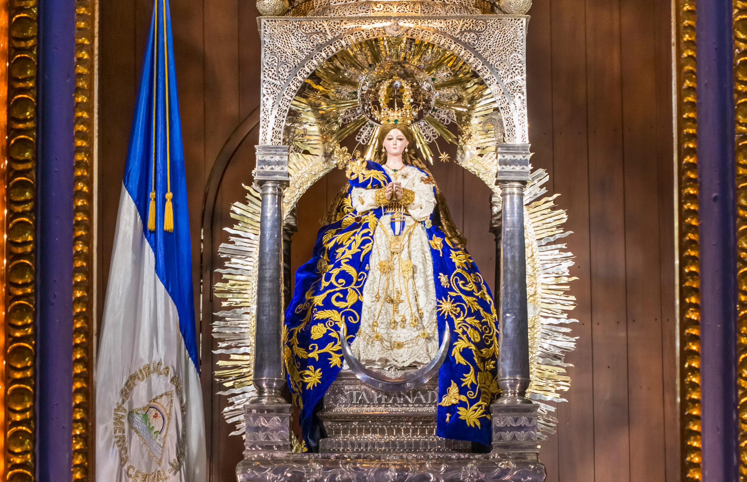 Nicaragua: Virgen del Trono