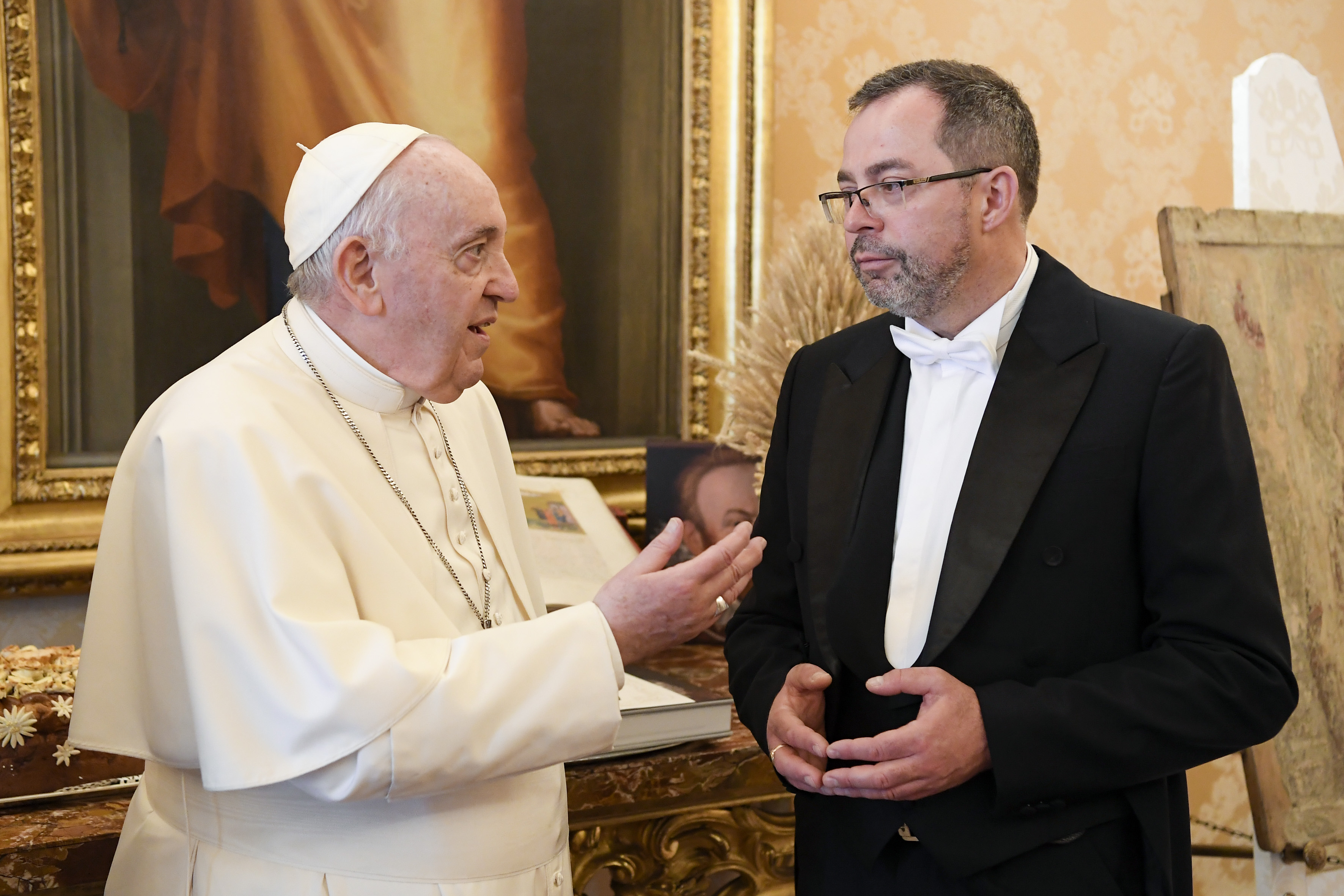 “Visita del Papa a Ucrania sigue en negociación”, dice embajador de Ucrania ante Vaticano. Bucha en la agenda