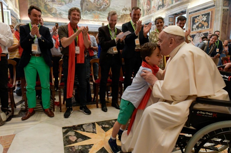 La Villa de François acude al Papa quien les acoge en un Vaticano hospitalario