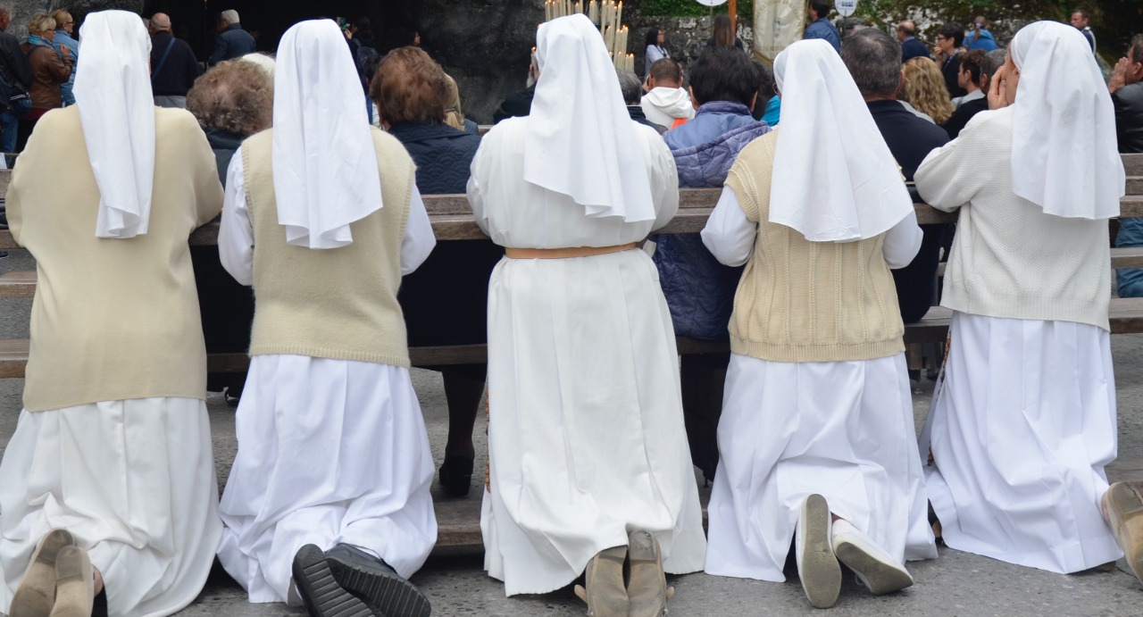 Irlanda: monjas donan terrenos y les pagan con una violenta campaña de odio  - ZENIT - Espanol