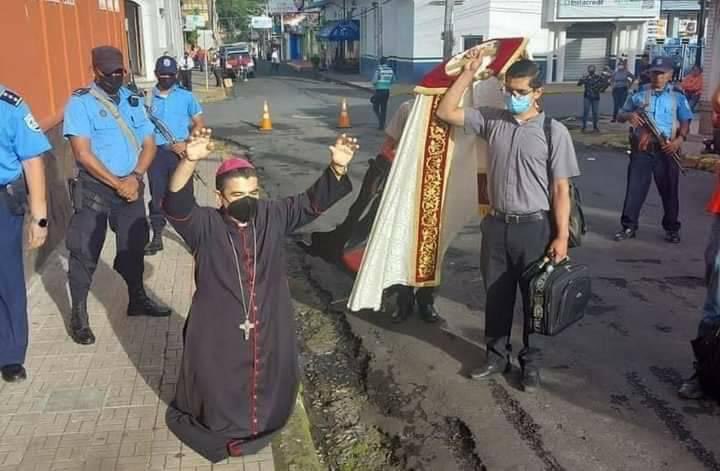 Nicaragua: arrecia ataques de gobierno a Iglesia. Cierre de radios y acoso  a sacerdotes - ZENIT - Espanol