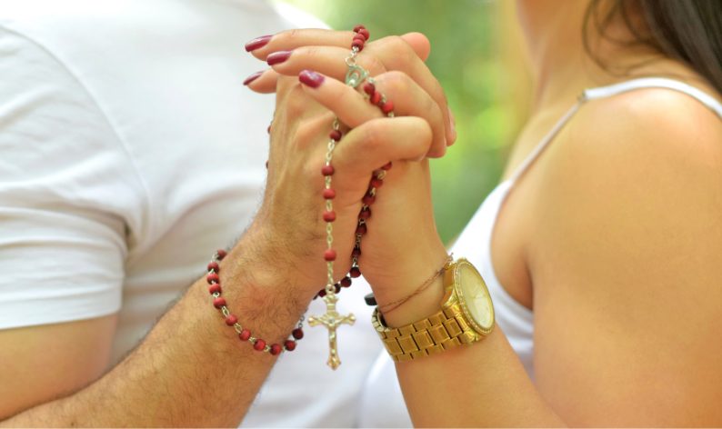 Estudios científicos prueban los beneficios de la oración en la vida de  pareja - ZENIT - Espanol