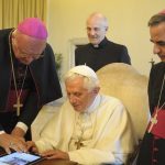De Benedicto XVI a Francisco: el papel positivo de las redes sociales en el cambio de percepción del Papa