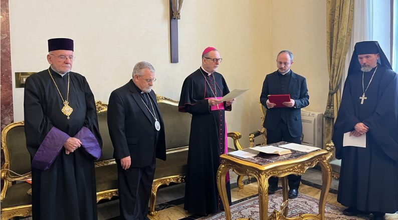Inicia el servicio del nuevo prefecto del Dicasterio Vaticano para las Iglesias  Orientales - ZENIT - Espanol