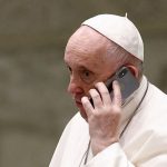 Papa Francisco llama por teléfono a mamá de joven fallecido tras JMJ de Lisboa