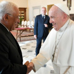 Tras JMJ, Papa recibe en Vaticano a primer ministro de Portugal