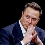 Elon Musk critica la “religión secular” y sugiere valor en la fe tradicional