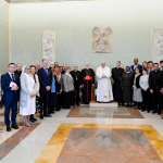 Cercanía y compasión: el estilo para acompañar víctimas de abusos señalado por el Papa
