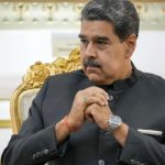 Venezuela: Nicolás Maduro corteja el voto evangélico con dádivas
